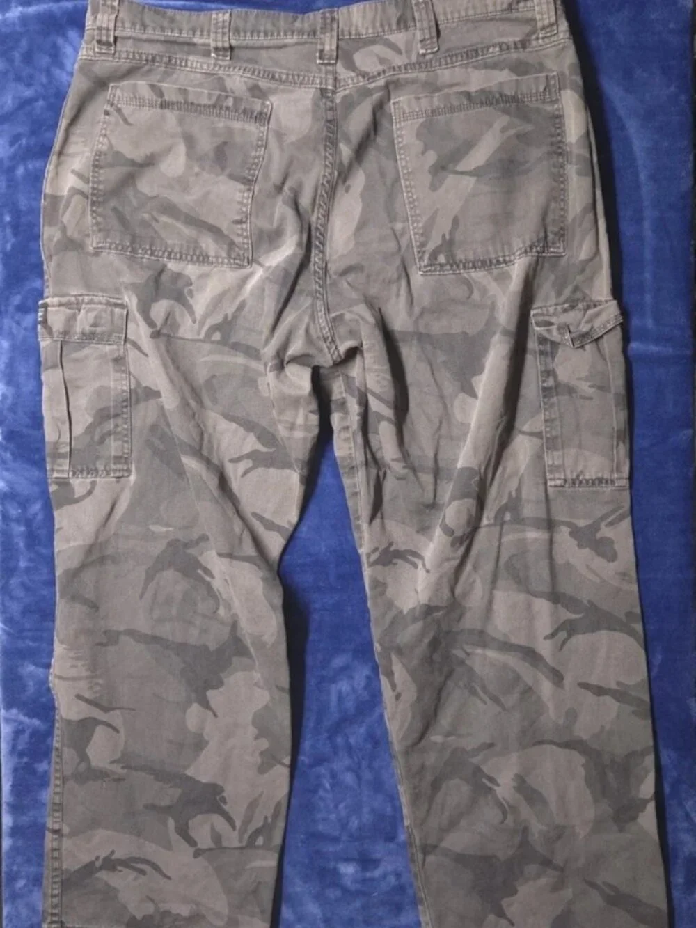 VTG Wrangler Dark Grey Faded Camo Denim Cargo Pants 40x30